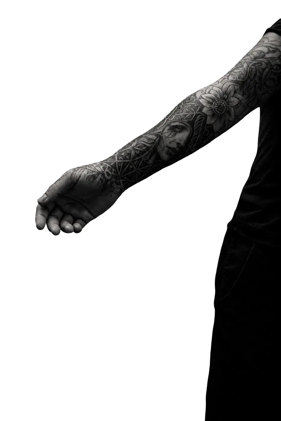 Arm mit Black-and-Grey-Sleeve aus Mandala-Ornamenten und Frauengesicht