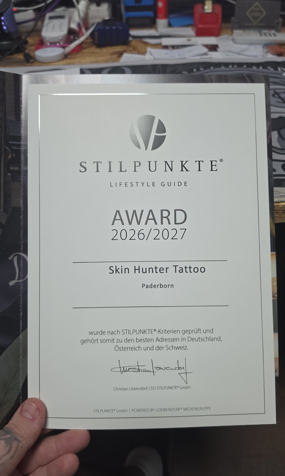 Urkunde Stilpunkte Lifestyle Guide Award 2026/2027 für Skin Hunter Tattoo, Paderborn